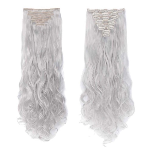 24” 8 piece silver grey wavy clip ins *NEW*